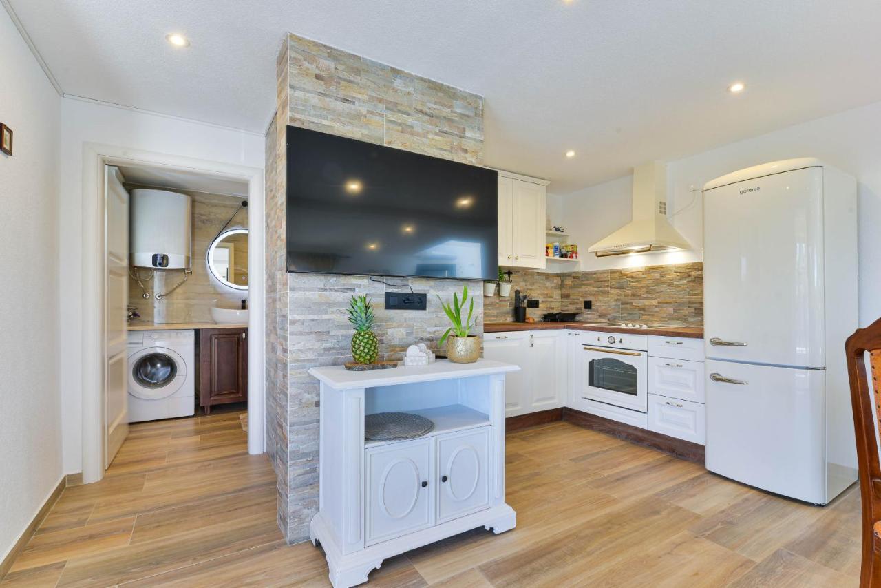 Modern Rustic Villa Kate Benkovac Eksteriør billede