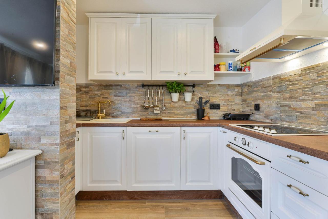 Modern Rustic Villa Kate Benkovac Eksteriør billede