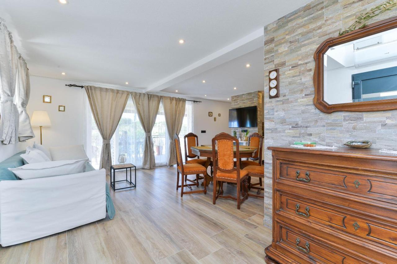 Modern Rustic Villa Kate Benkovac Eksteriør billede